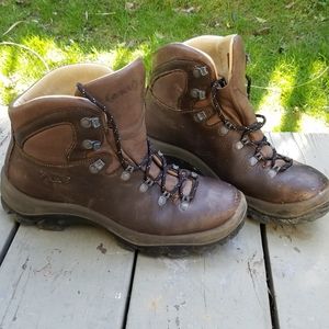 AKU Tribute Italy men's 8 / women's 9.5